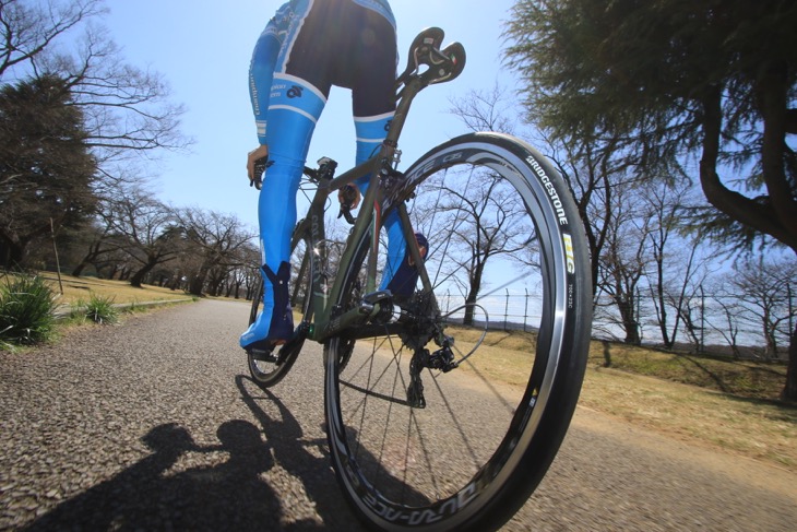 「荒れた路面のレースではやっぱり大きなアドバンテージになる」新保光起 「荒れた路面のレースではやっぱり大きなアドバンテージになる」新保光起